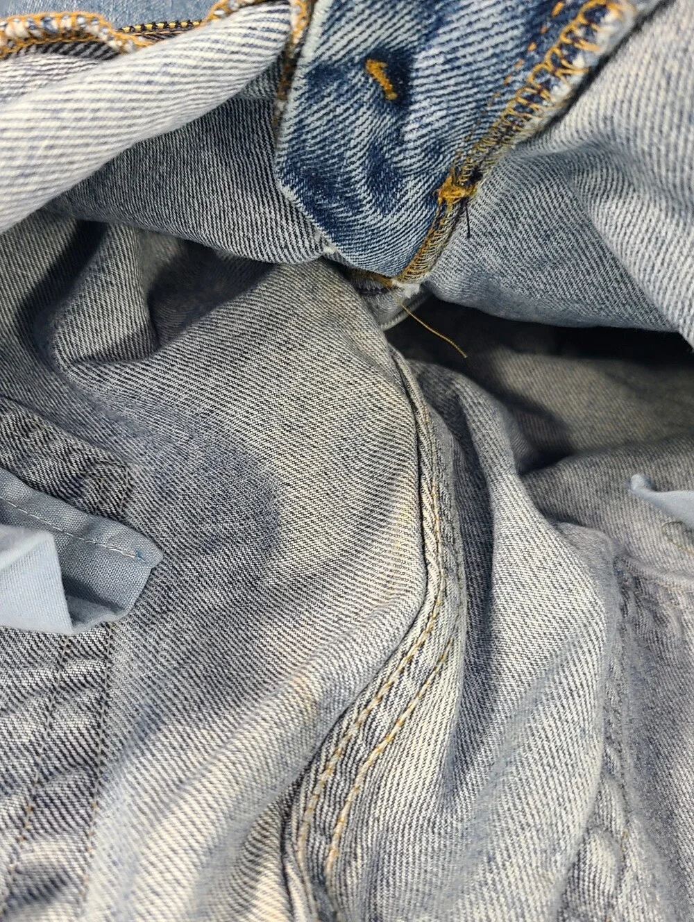 Vintage 90s Levi's Men's 556 Guys Fit Jeans Women 14 34x31 Medium Straight USA